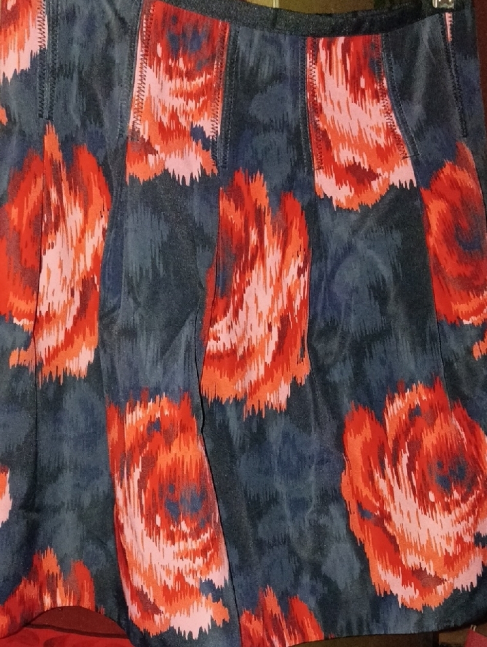 Vintage GAP Black Skirt with Bold Red Floral Print - Picture 4 of 5